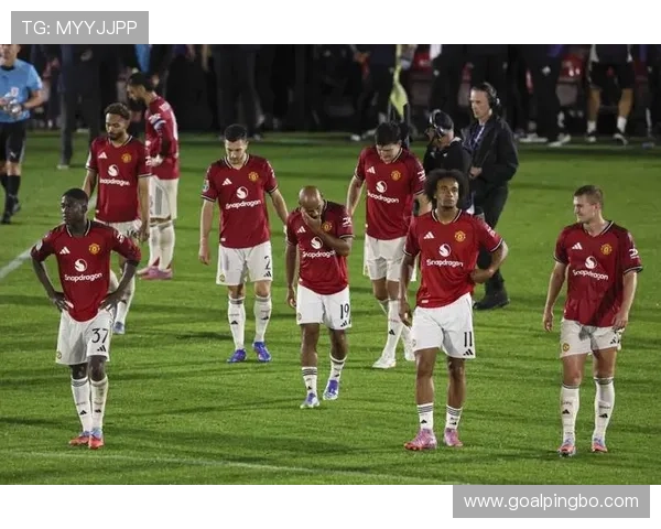 曼联转会策略：近期引援与球队表现问题显现，对赛季走势形成制约